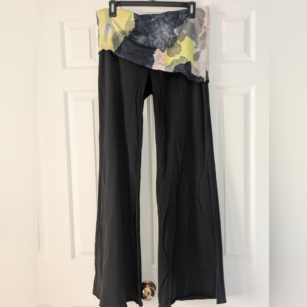 Very Rare Lululemon Waltz Pants - SIZE 10-12